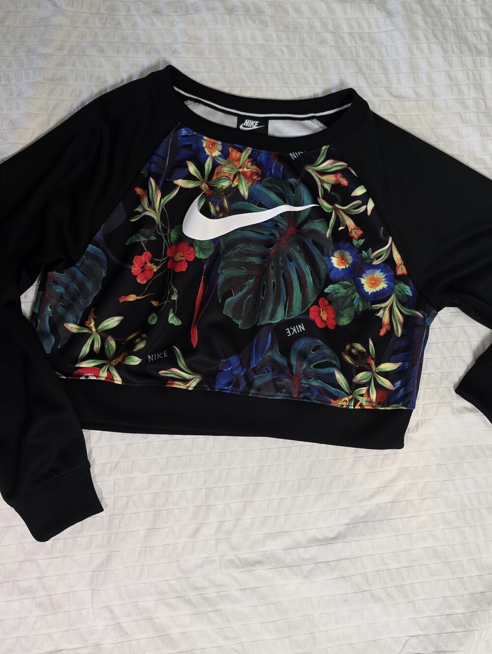 Nike Floral Tropical Cropped Sweartshirt Medium